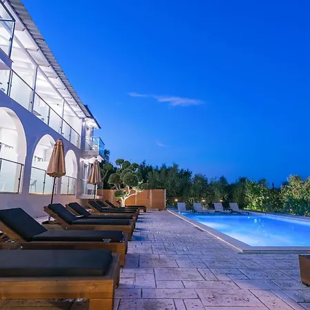 Litore Luxury Living Hotell 2*
