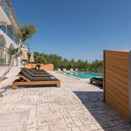 Litore Luxury Living ホテル 2*
